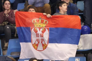 Srpske zastave na utakmici Češka - Kosovo