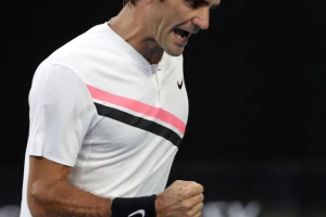 Federer nema milosti, Krajinoviću samo tri gema!